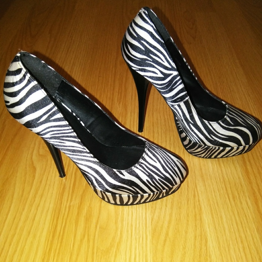 Zebra Pumps
